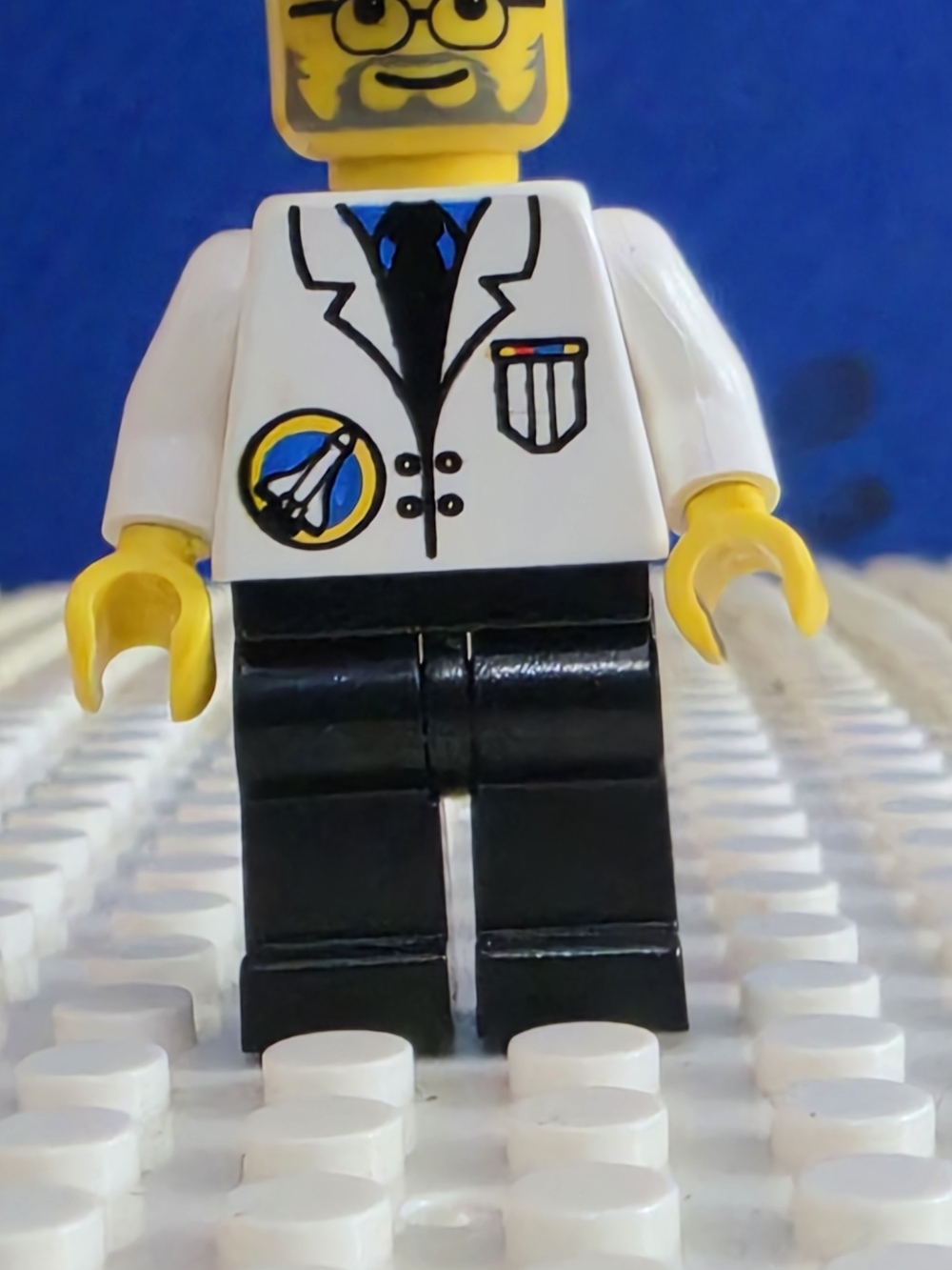 LEGO Space Port Scientist Minifigure White Helmet, Radio 6452 6455 6456 - SPP011